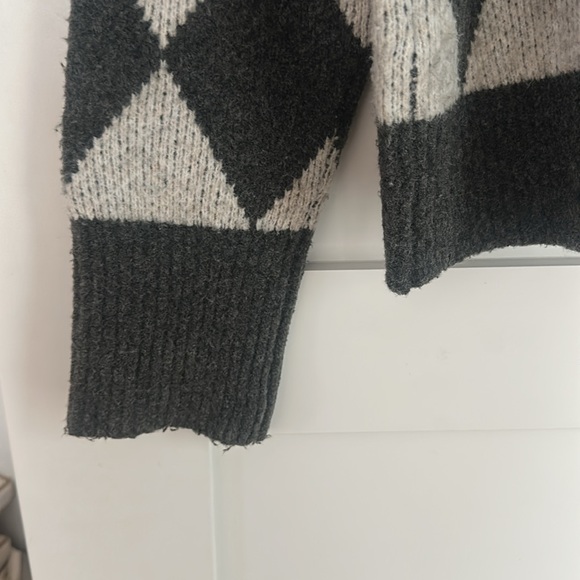 Abercrombie & Fitch Crewneck Sweater - Picture 7 of 7